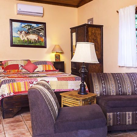 Coconut Grove Oceanfront Cottages 도미니칼 외부 사진