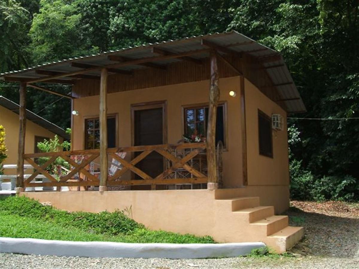 Coconut Grove Oceanfront Cottages 도미니칼 외부 사진