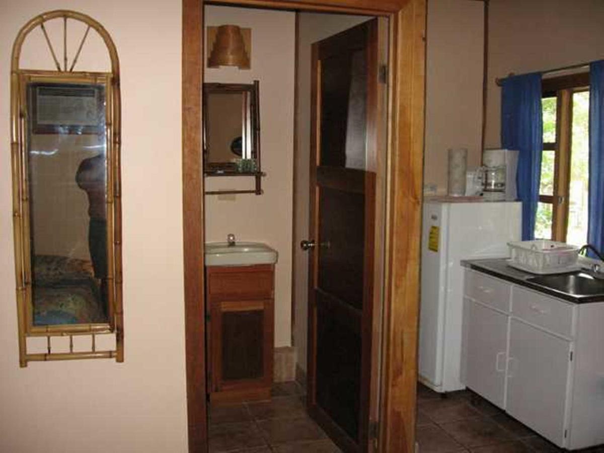 Coconut Grove Oceanfront Cottages 도미니칼 외부 사진