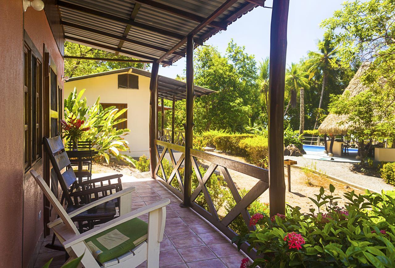Coconut Grove Oceanfront Cottages 도미니칼 외부 사진