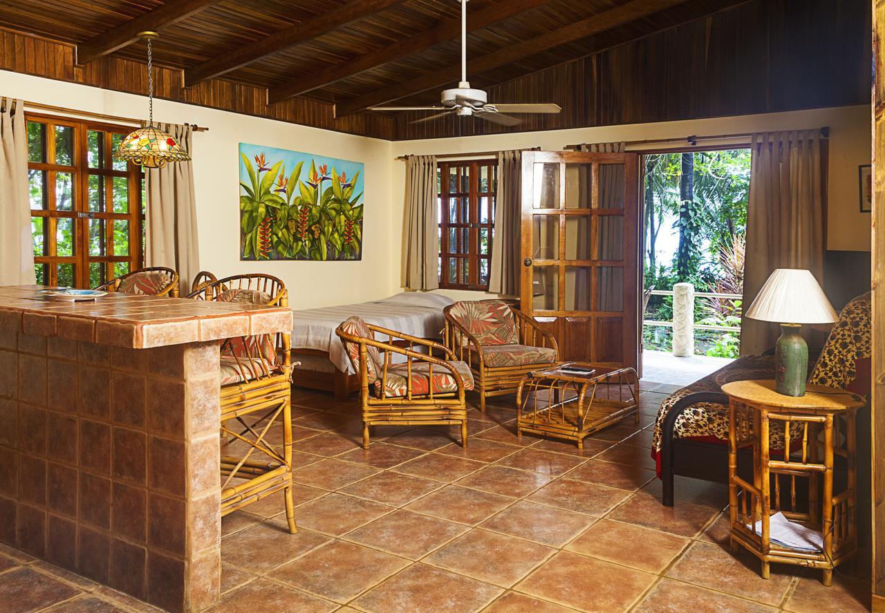Coconut Grove Oceanfront Cottages 도미니칼 외부 사진