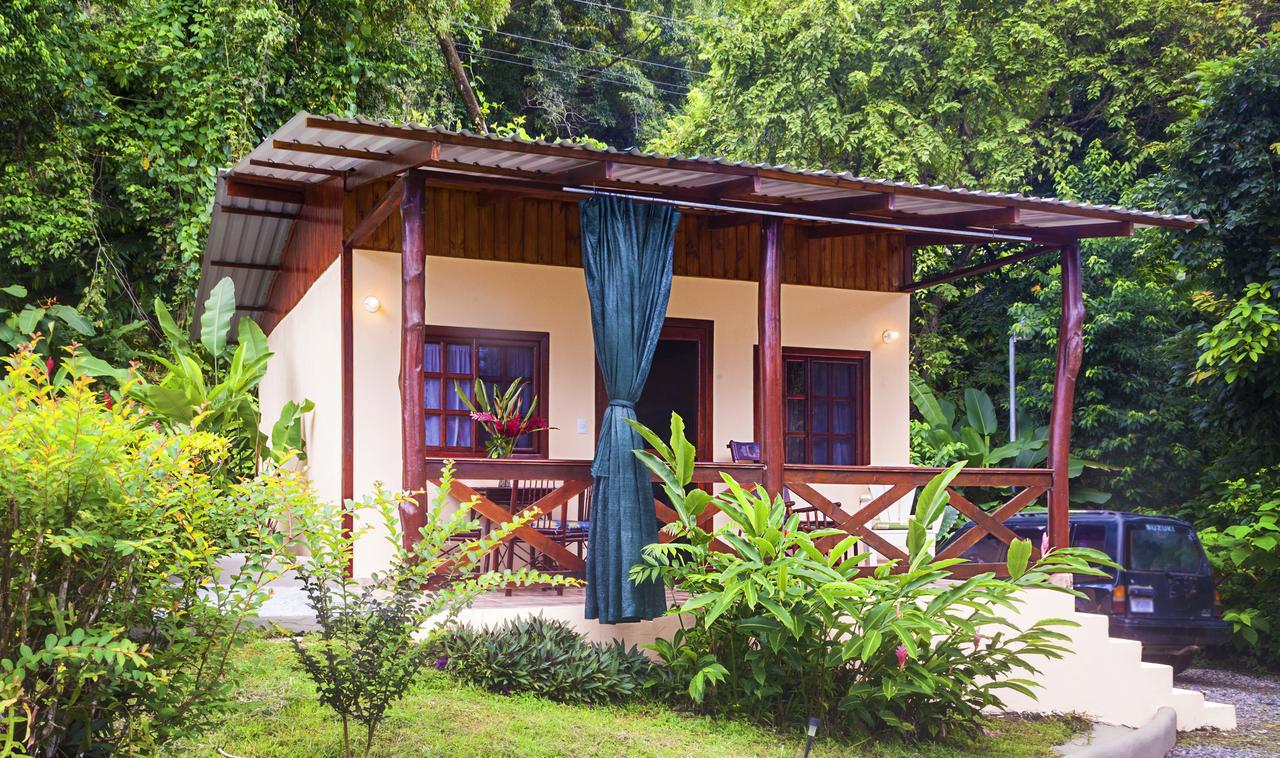Coconut Grove Oceanfront Cottages 도미니칼 외부 사진