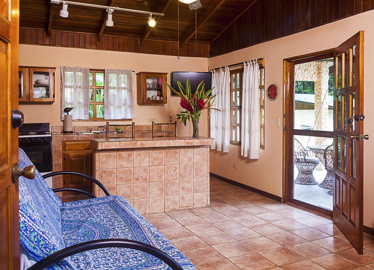 Coconut Grove Oceanfront Cottages 도미니칼 외부 사진